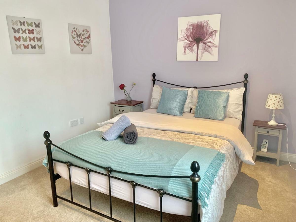 Lahnstein Court Apartment Kettering Bagian luar foto
