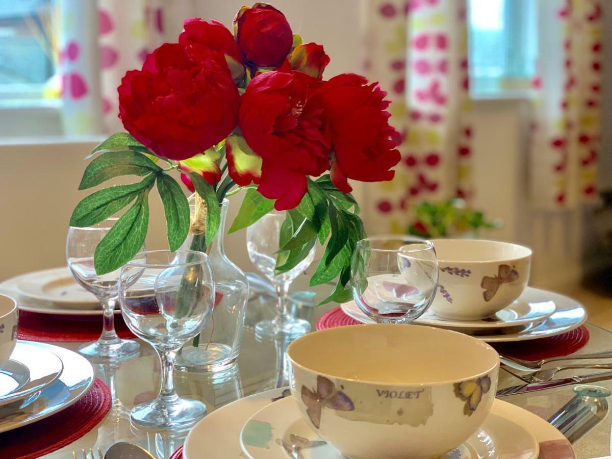Lahnstein Court Apartment Kettering Bagian luar foto