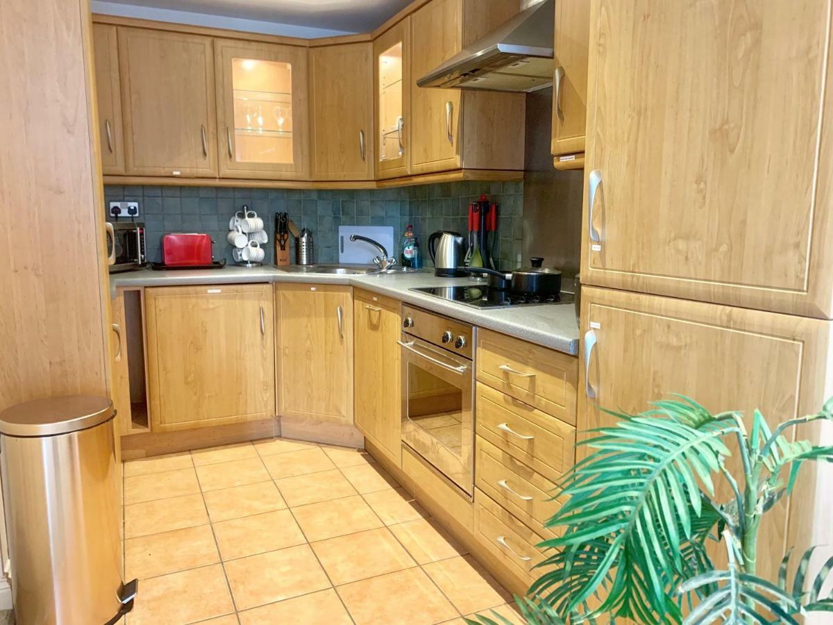 Lahnstein Court Apartment Kettering Bagian luar foto
