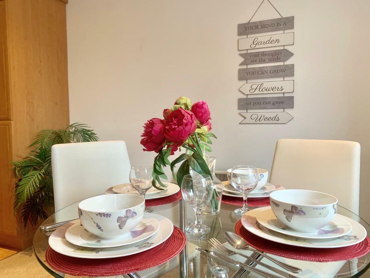 Lahnstein Court Apartment Kettering Bagian luar foto